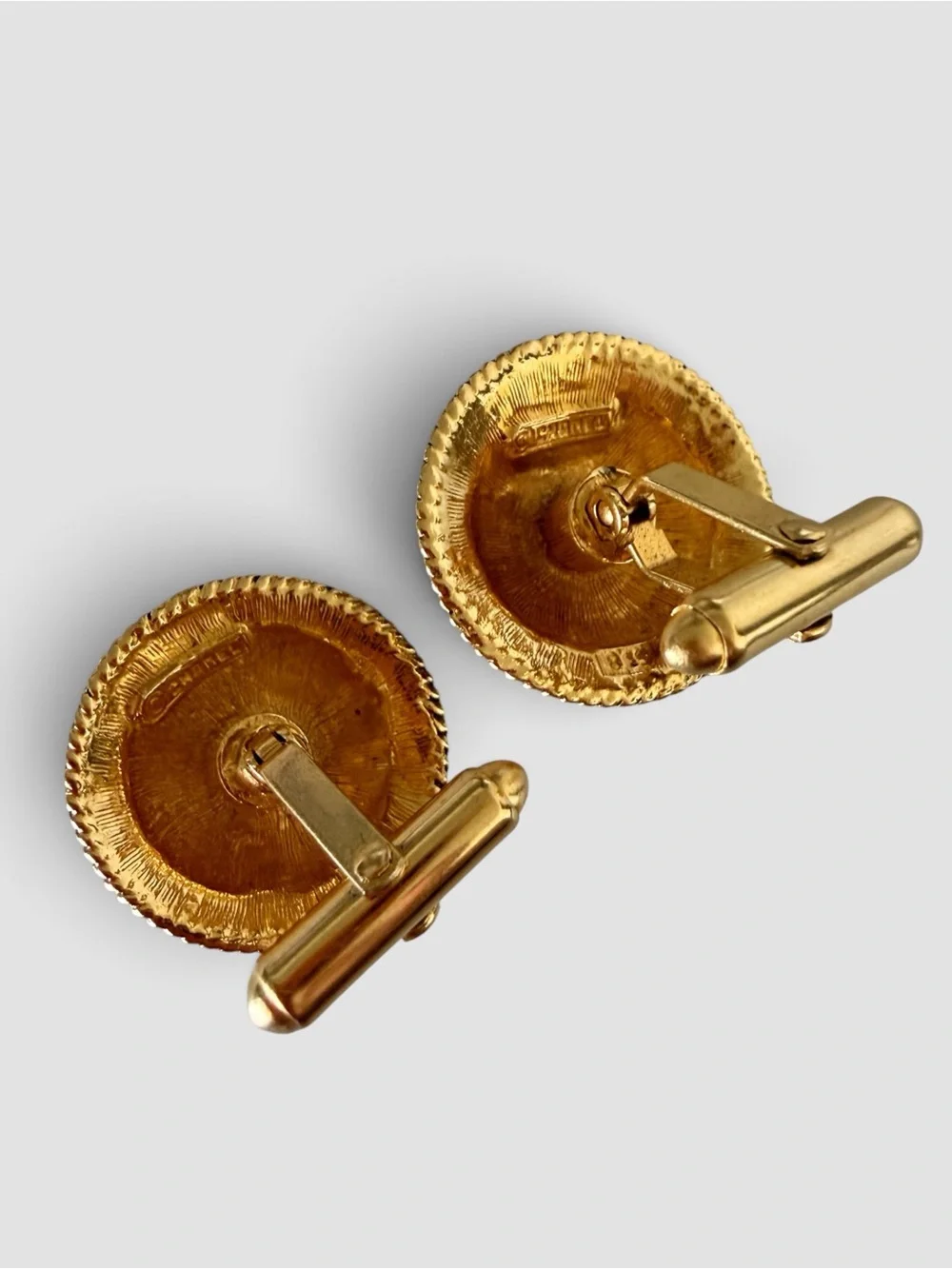 Vintage CHANEL Gold-Tone Metal Red & Green Gripoix Cabochon Cufflinks